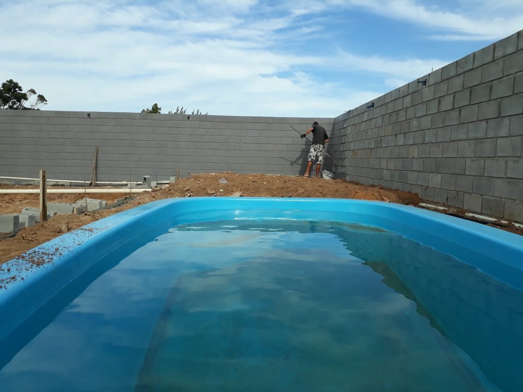 Serviços de piscinas de concreto, vinil e fibra Serviços de piscinas de concreto, vinil e fibra