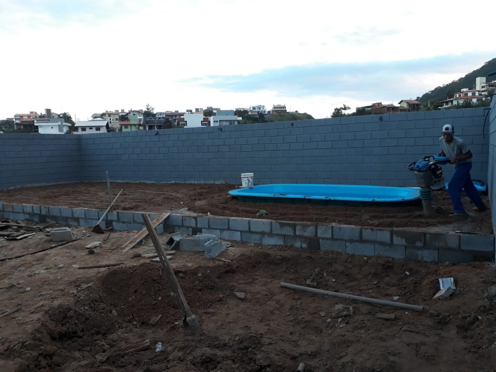 Serviços de piscinas de concreto, vinil e fibra Serviços de piscinas de concreto, vinil e fibra