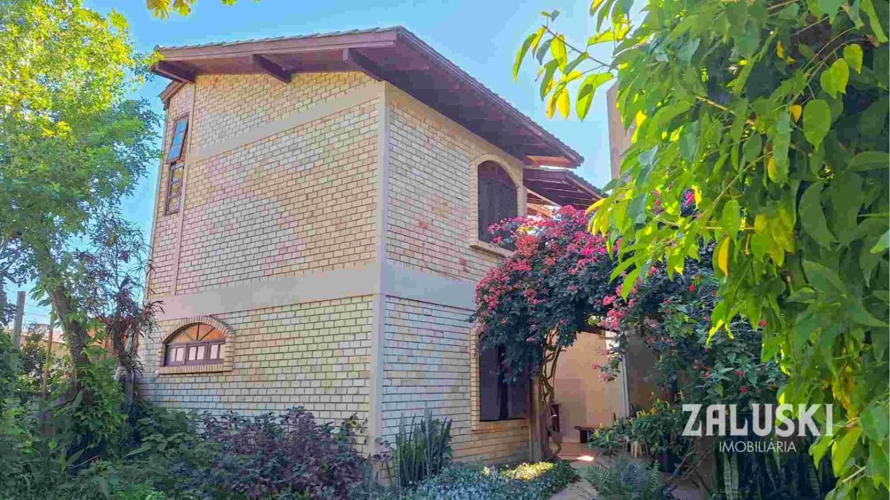 Casa a venda em Garopaba vista para o mar