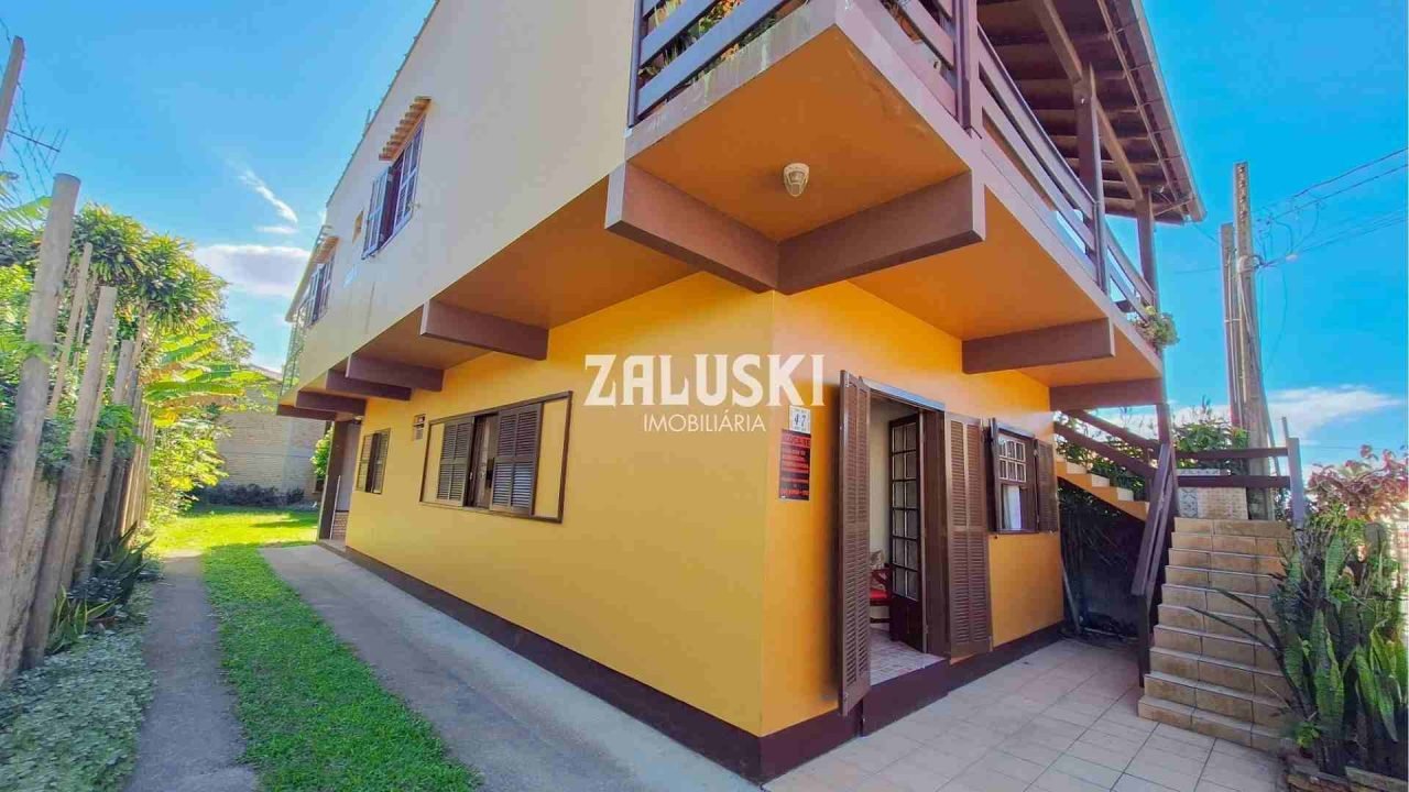 Casa a venda em Garopaba vista para o mar