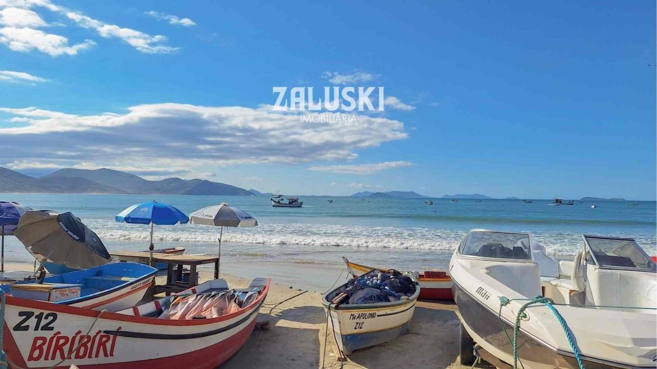 Casa a venda em Garopaba vista para o mar