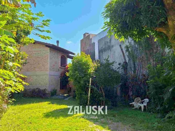 Casa a venda em Garopaba vista para o mar