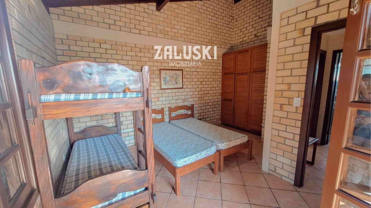 Casa a venda em Garopaba vista para o mar