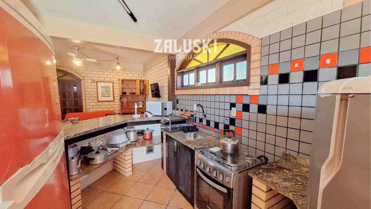 Casa a venda em Garopaba vista para o mar