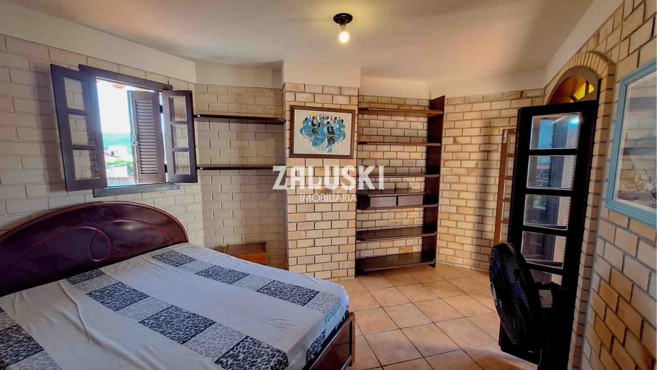 Casa a venda em Garopaba vista para o mar