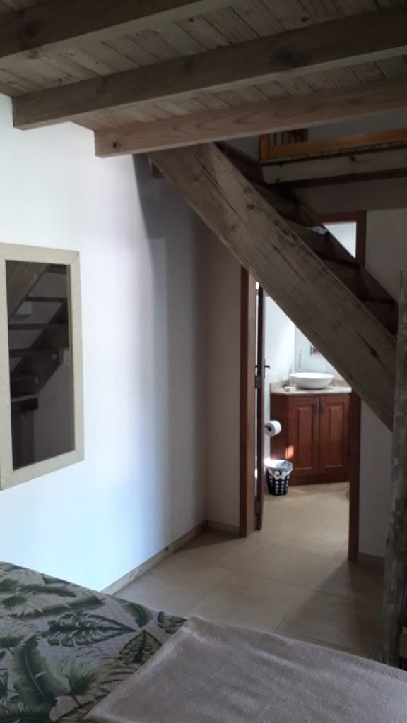 Pousada na Praia do Rosa a venda, uma quadra do tigre asiático!