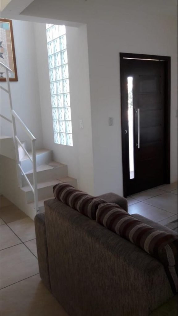 Casa a venda próximo da praia do centro de Garopaba! (96m²) Casa a venda próximo da praia do centro de Garopaba! (96m²)