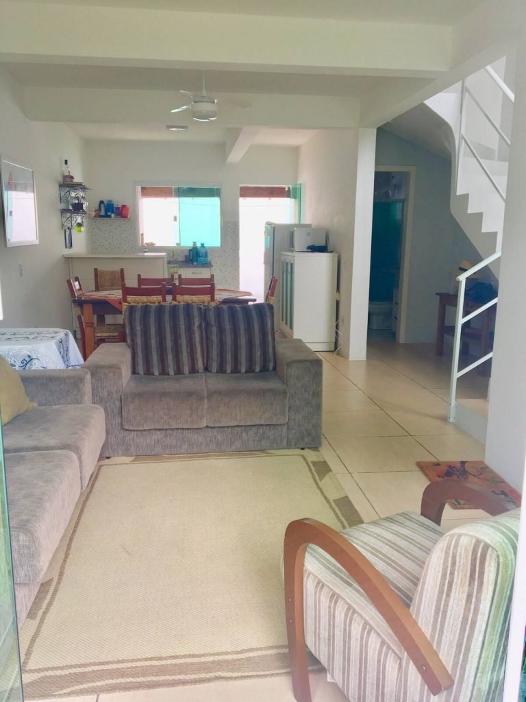 Casa a venda próximo da praia do centro de Garopaba! (96m²) Casa a venda próximo da praia do centro de Garopaba! (96m²)