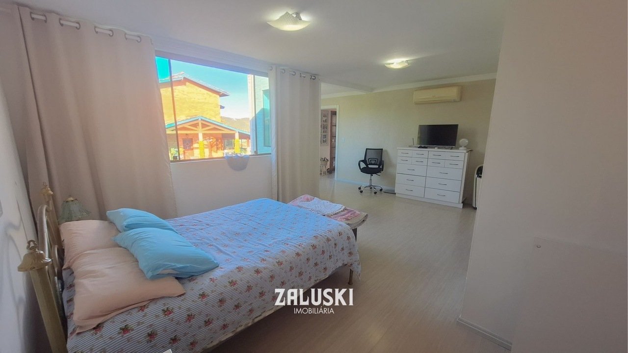 Village: Casa à venda em Garopaba (360m²)