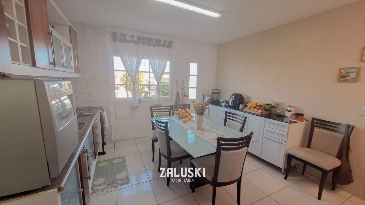 Village: Casa à venda em Garopaba (360m²)