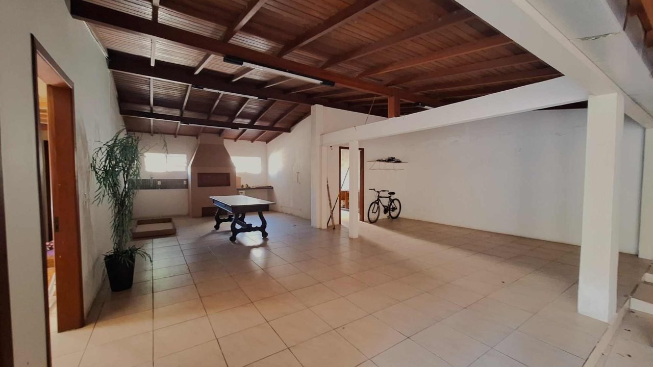 Casa com 5 dormitórios a venda em Garopaba