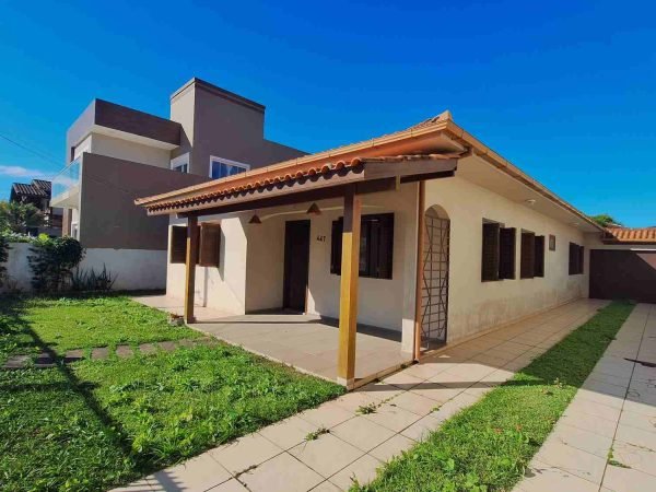 Casa com 5 dormitórios a venda em Garopaba