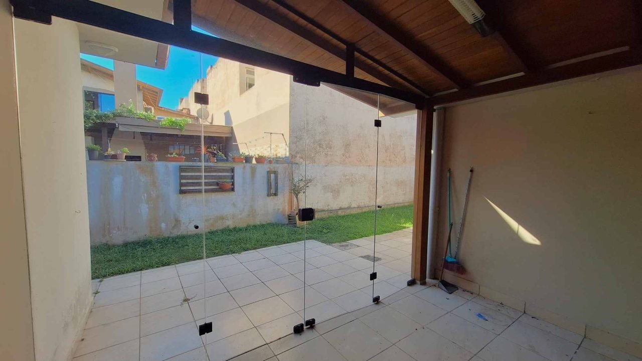 Casa com 5 dormitórios a venda em Garopaba