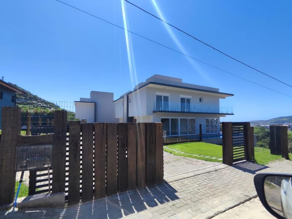 Casa em Garopaba com vista mar á venda! Casa em Garopaba com vista mar á venda!
