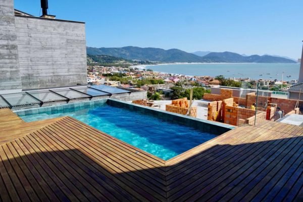 Imobiliária em Garopaba – Casa de alto padrão com linda vista!