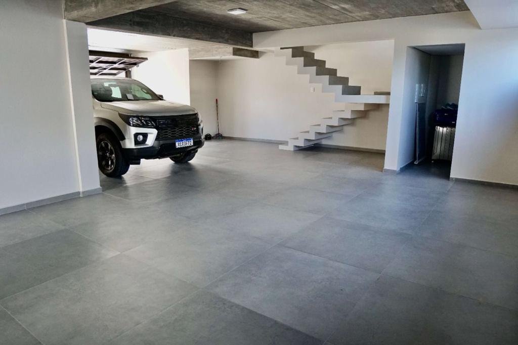 Imobiliária em Garopaba – Casa de alto padrão com linda vista!