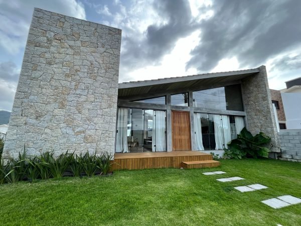 Construtora em Garopaba: Casa Térrea Moderna
