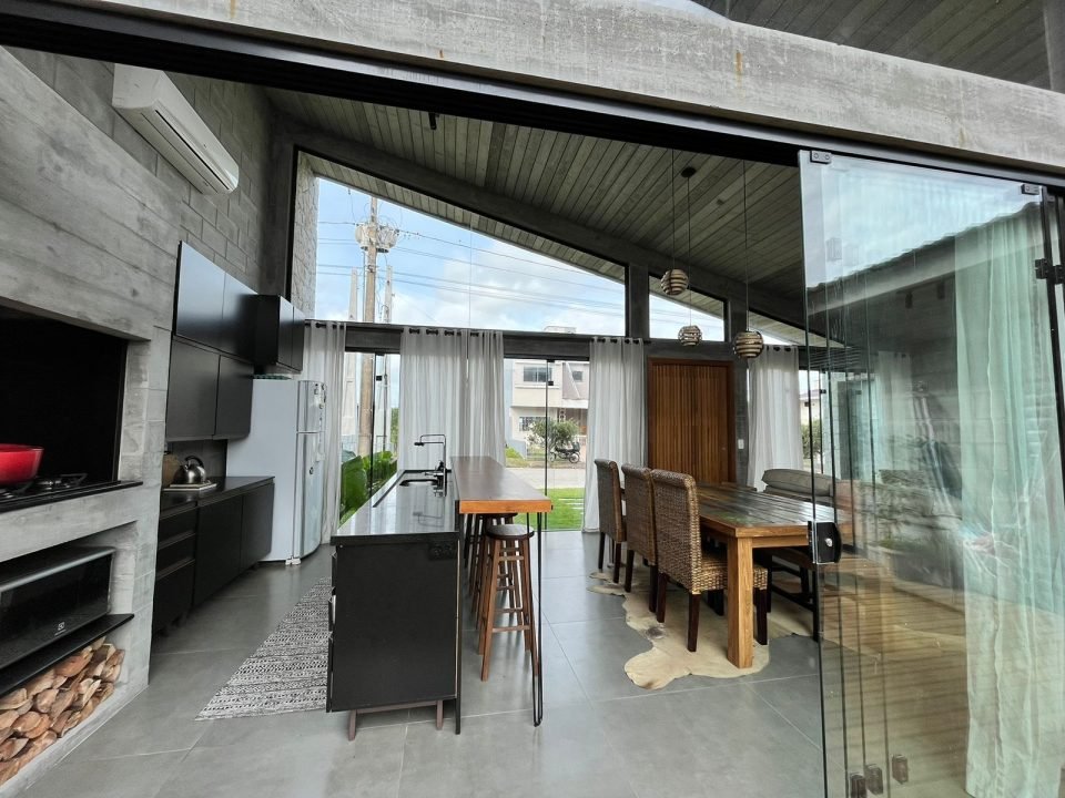 Construtora em Garopaba: Casa Térrea Moderna Construtora em Garopaba: Casa Térrea Moderna