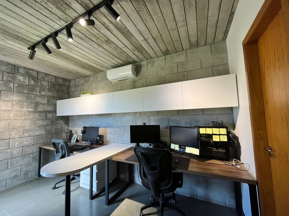 Construtora em Garopaba: Casa Térrea Moderna Construtora em Garopaba: Casa Térrea Moderna