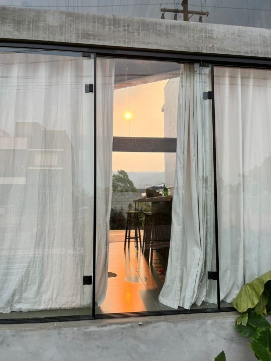 Construtora em Garopaba: Casa Térrea Moderna Construtora em Garopaba: Casa Térrea Moderna