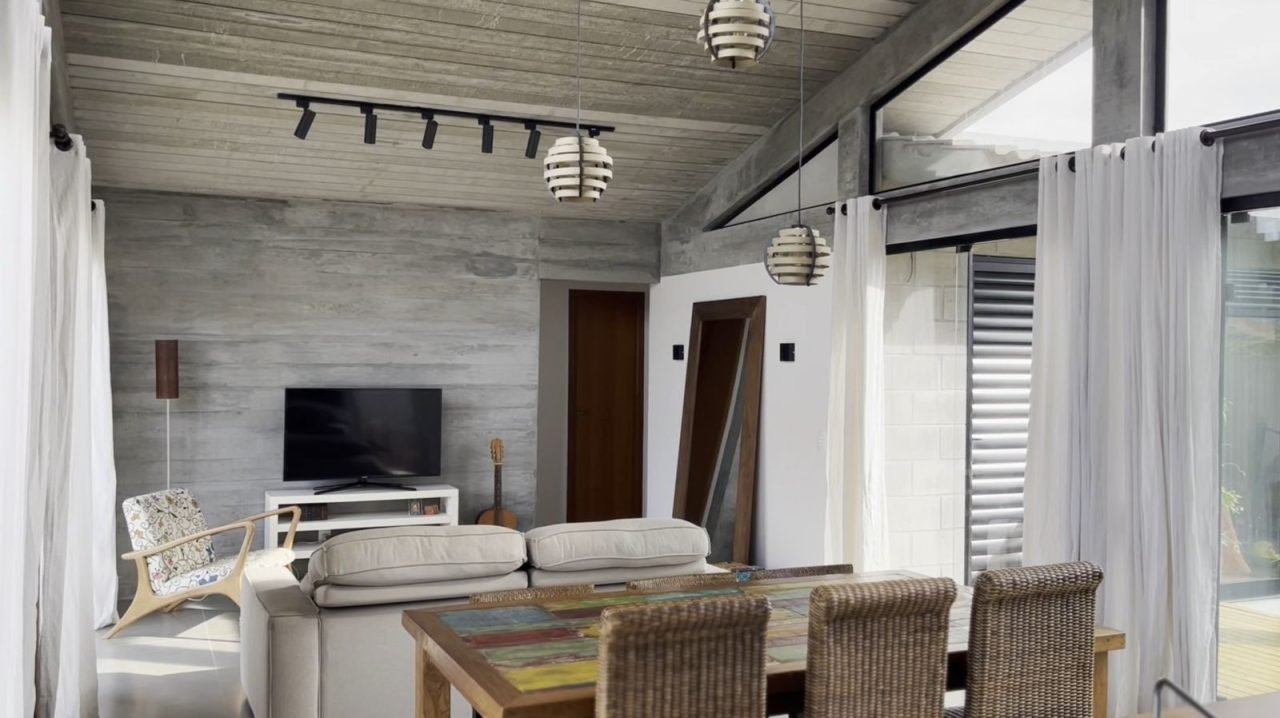 Construtora em Garopaba: Casa Térrea Moderna Construtora em Garopaba: Casa Térrea Moderna