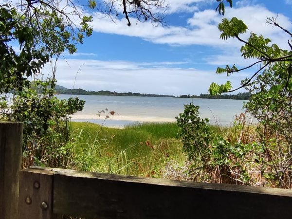 Casa pequena beira da lagoa em Imbituba, SC! (1.040m²)