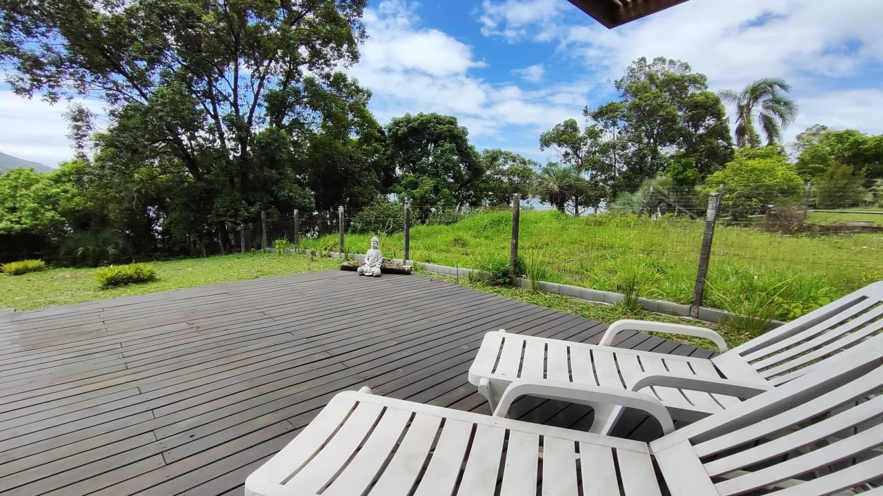 Casa pequena beira da lagoa em Imbituba, SC! (1.040m²)