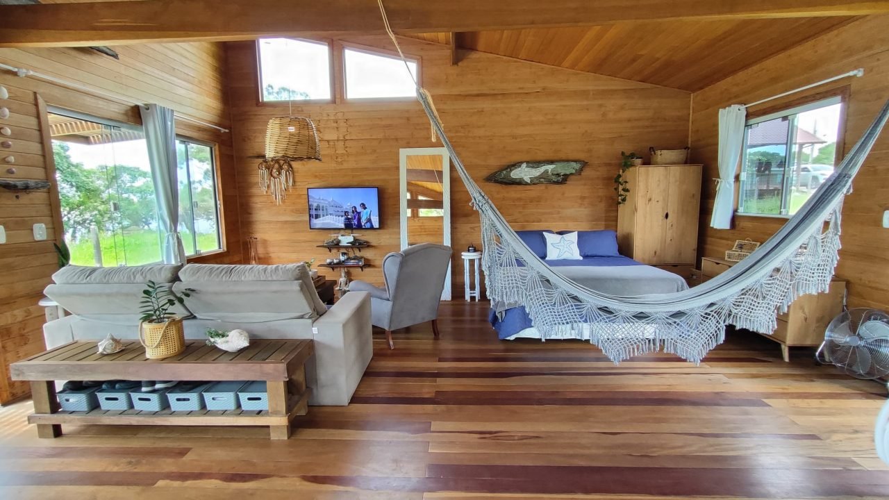 Casa pequena beira da lagoa em Imbituba, SC! (1.040m²)