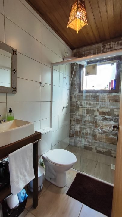 Casa pequena beira da lagoa em Imbituba, SC! (1.040m²)