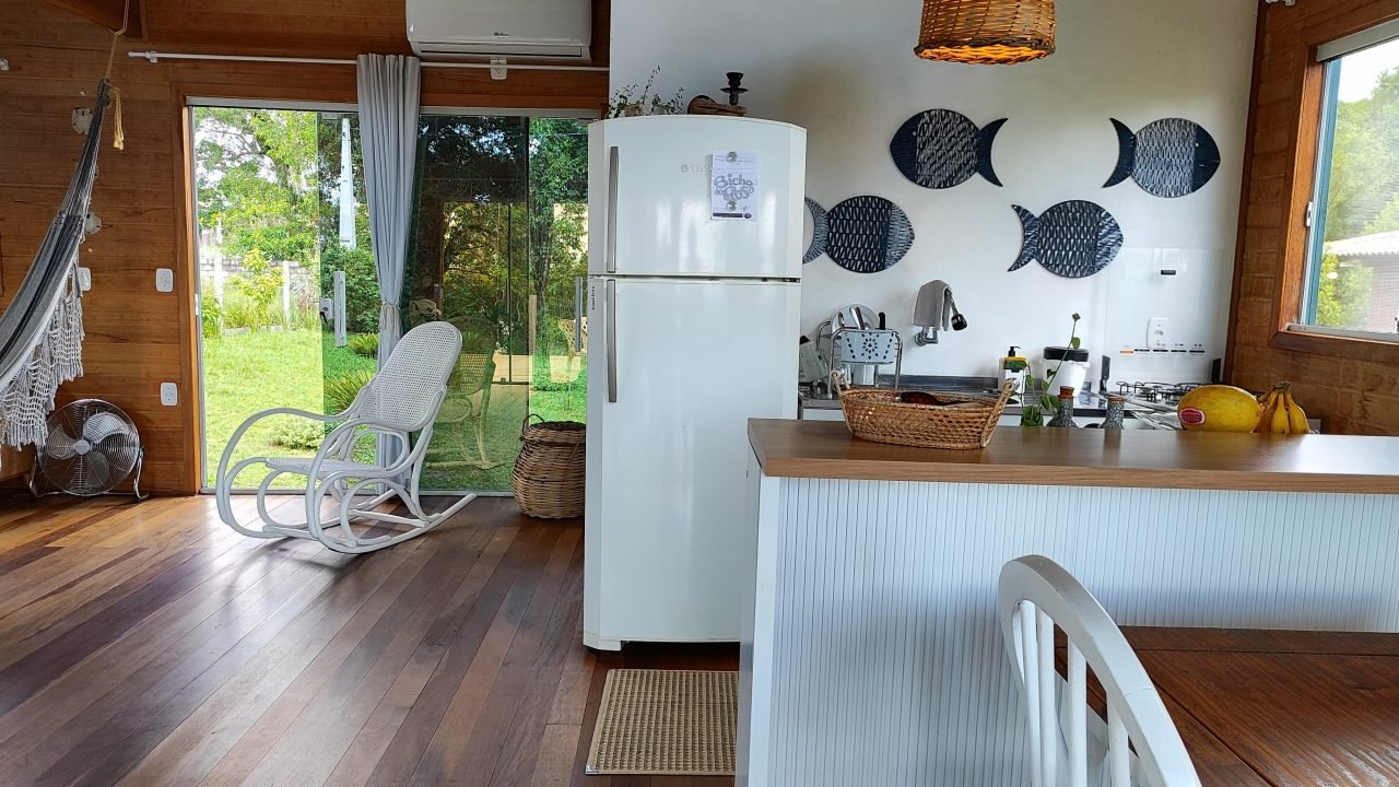 Casa pequena beira da lagoa em Imbituba, SC! (1.040m²)