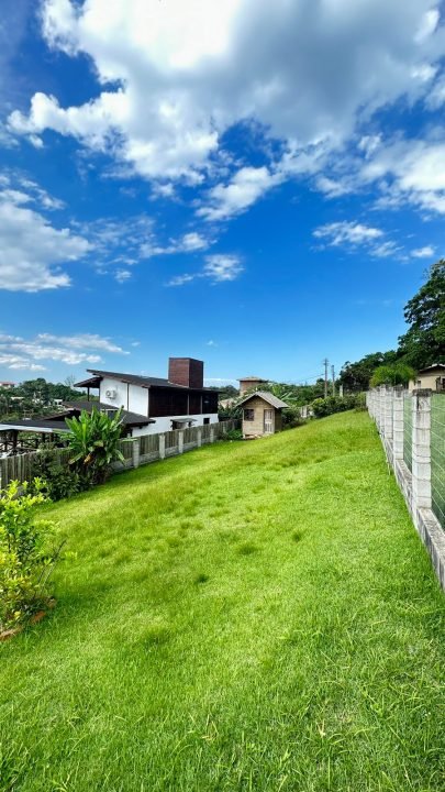 Terreno à venda próximo a Praia do Rosa, Imbituba, SC!