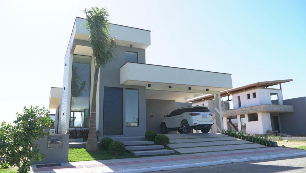 Casa de alto padrão à venda no Condomínio Rosa Internacional!