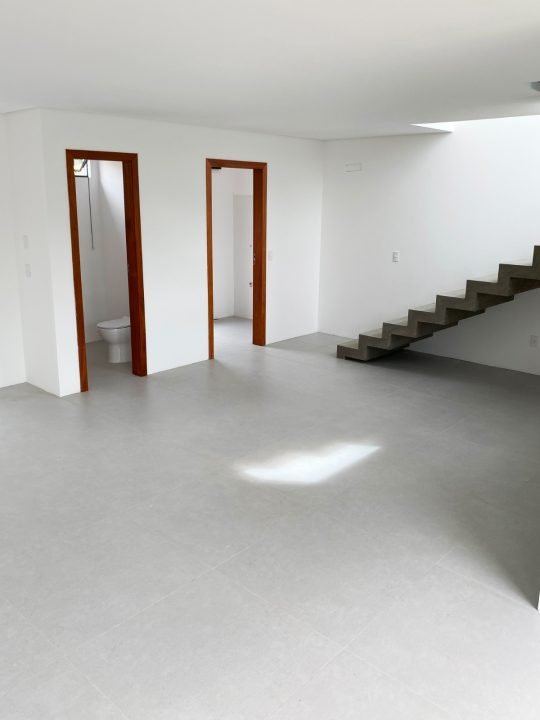 Sobrado com 2 suítes a venda em Garopaba, SC