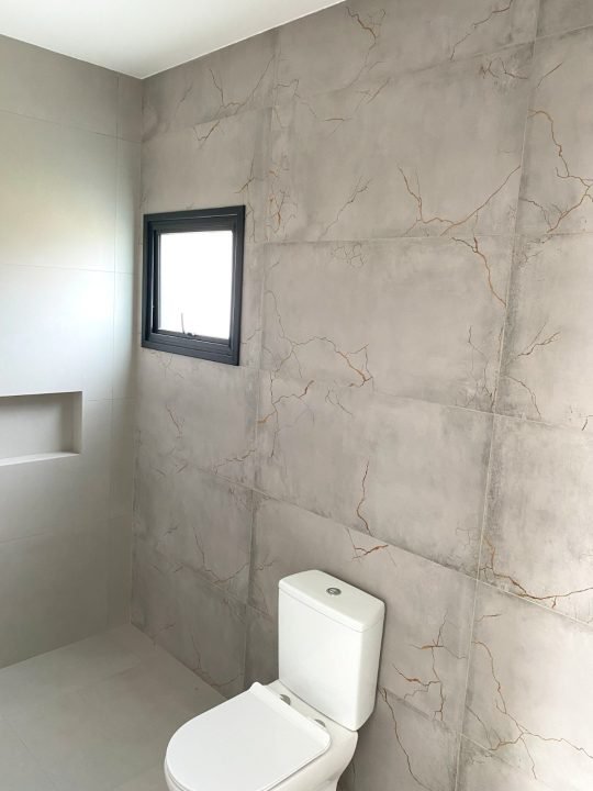 Sobrado com 2 suítes a venda em Garopaba, SC