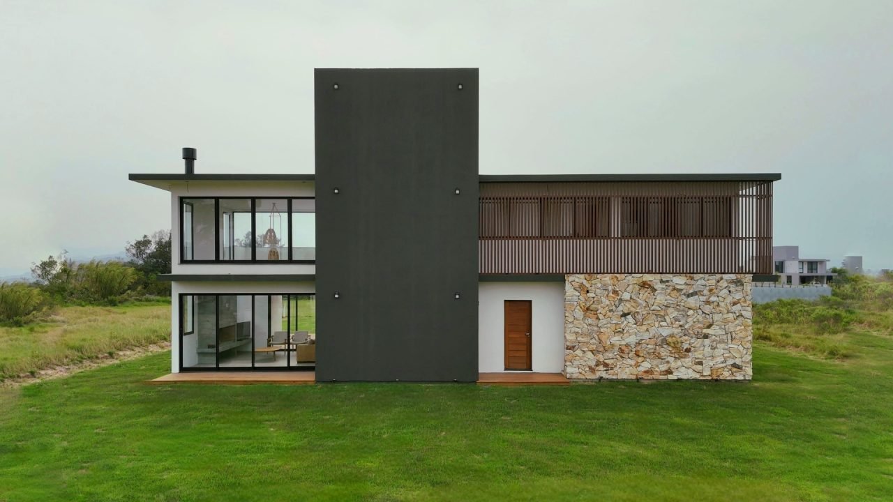 Construtora em Garopaba: Casa de alto padrão