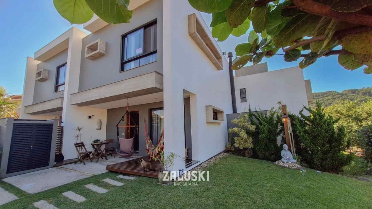 Casa à Venda no Residencial Jardim Panorâmico em Garopaba