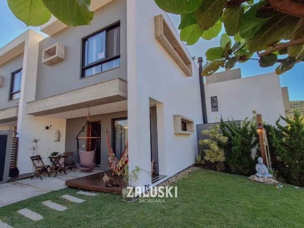 Casa à Venda no Residencial Jardim Panorâmico em Garopaba