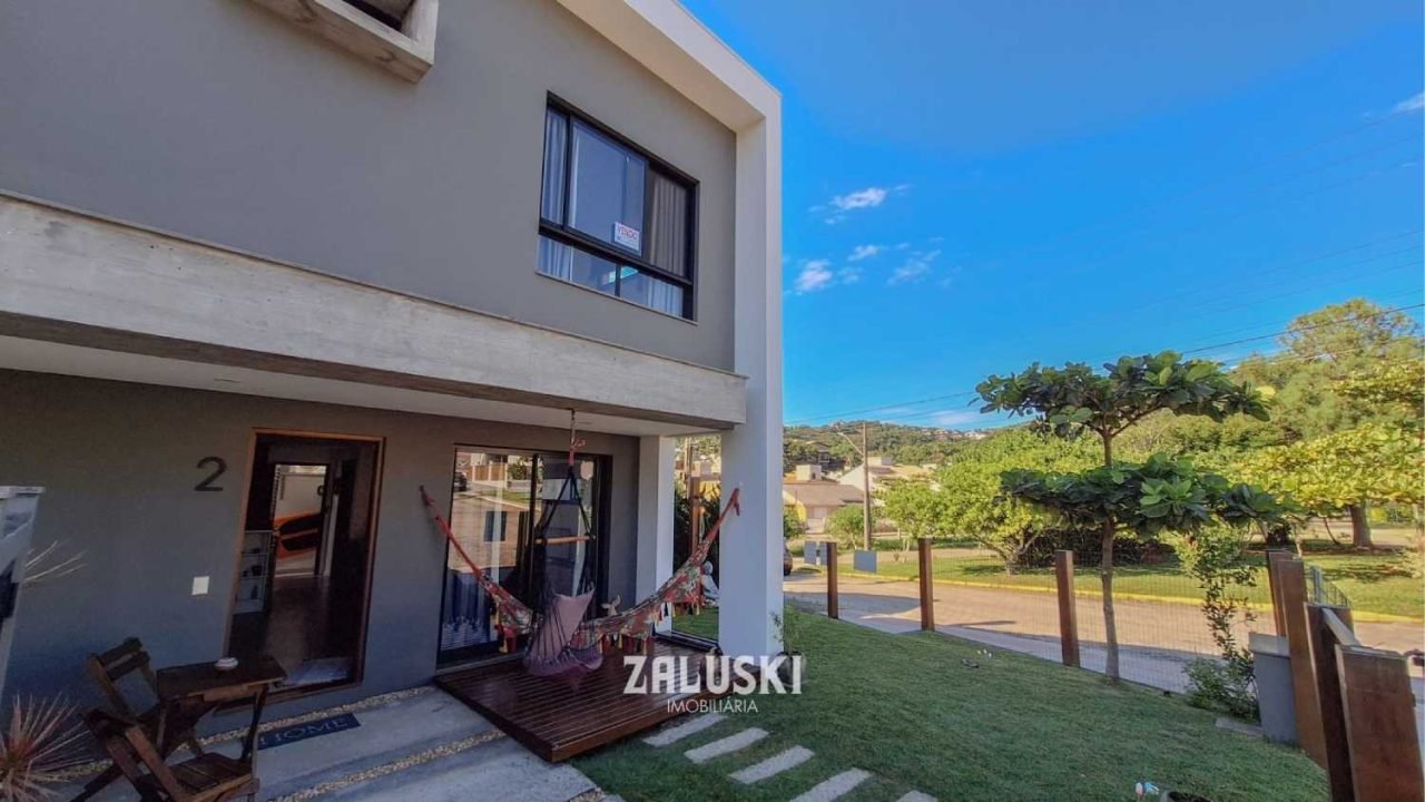 Casa à Venda no Residencial Jardim Panorâmico em Garopaba