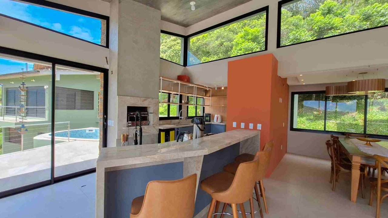 Construtora em Garopaba: Casa de Alto Padrão no bairro Siriú Construtora em Garopaba: Casa de Alto Padrão no bairro Siriú