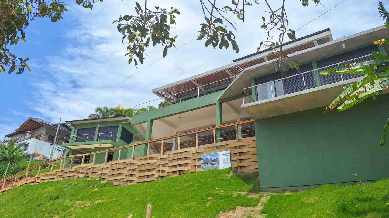Construtora em Garopaba: Casa de Alto Padrão no bairro Siriú Construtora em Garopaba: Casa de Alto Padrão no bairro Siriú
