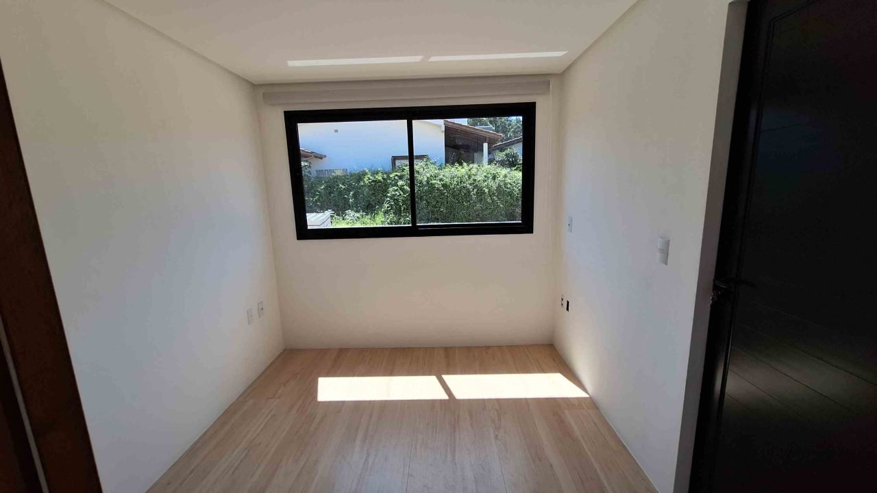 Construtora em Garopaba: Casa com 3 suítes!