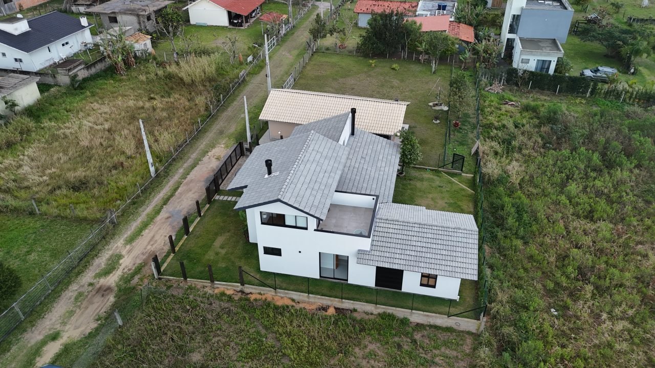 Construtora em Garopaba: Casa Moderna com Suíte Master