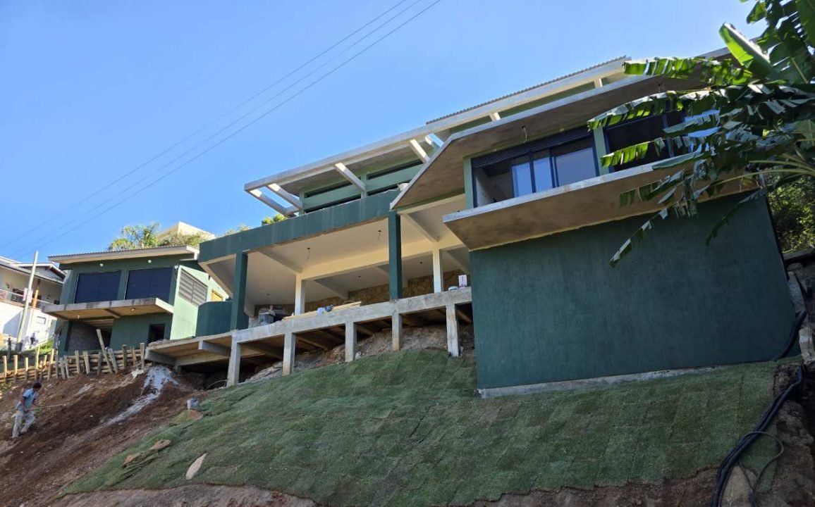 Construtora em Garopaba: Casa de Alto Padrão no bairro Siriú Construtora em Garopaba: Casa de Alto Padrão no bairro Siriú