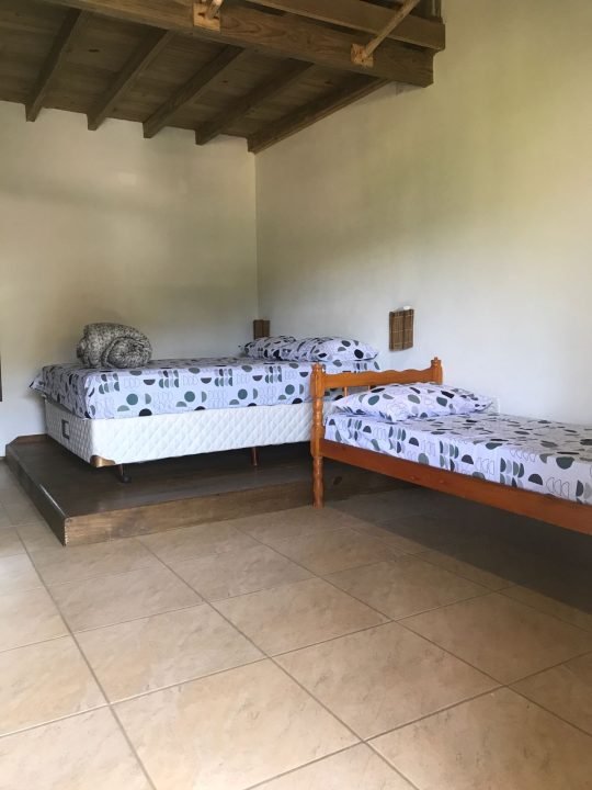 Pousada à venda no centrinho da Praia do Rosa SC!