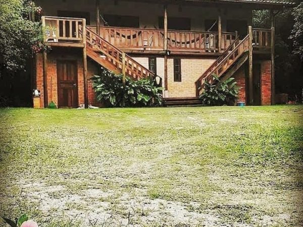 Pousada à venda no centrinho da Praia do Rosa SC!