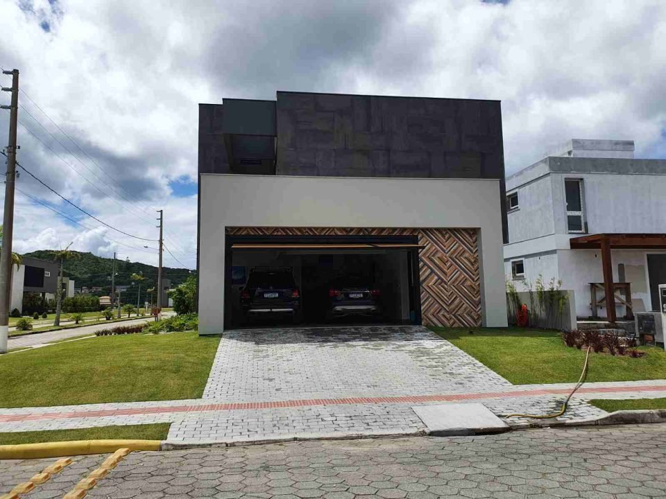 Casa de Alto padrão à venda em Garopaba (460m²)