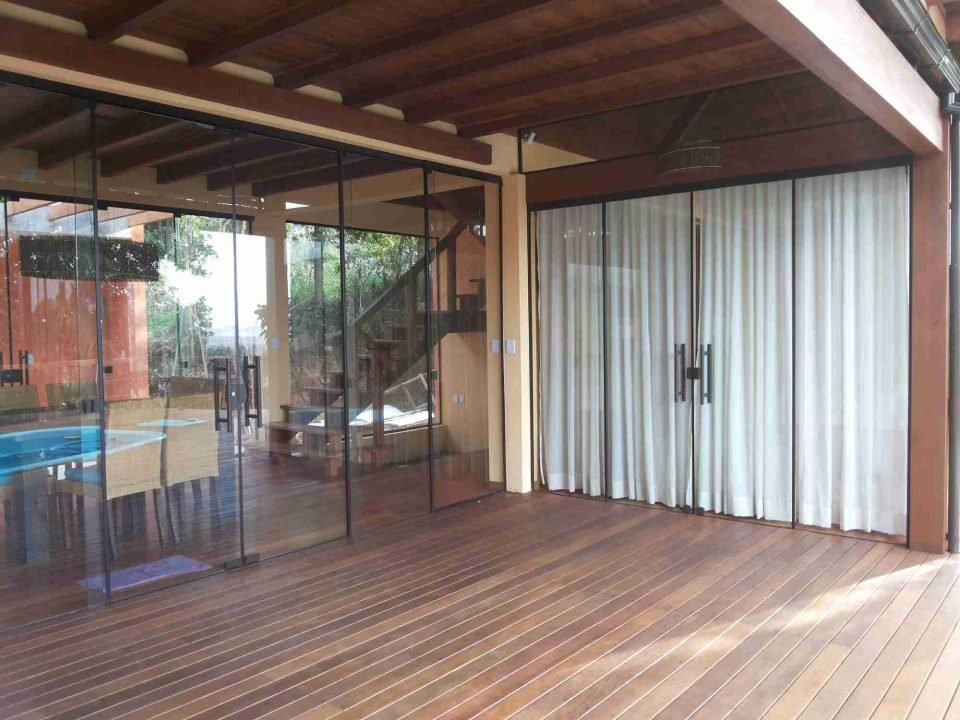 Construtora em Garopaba: Casa de madeira nobre Construtora em Garopaba: Casa de madeira nobre