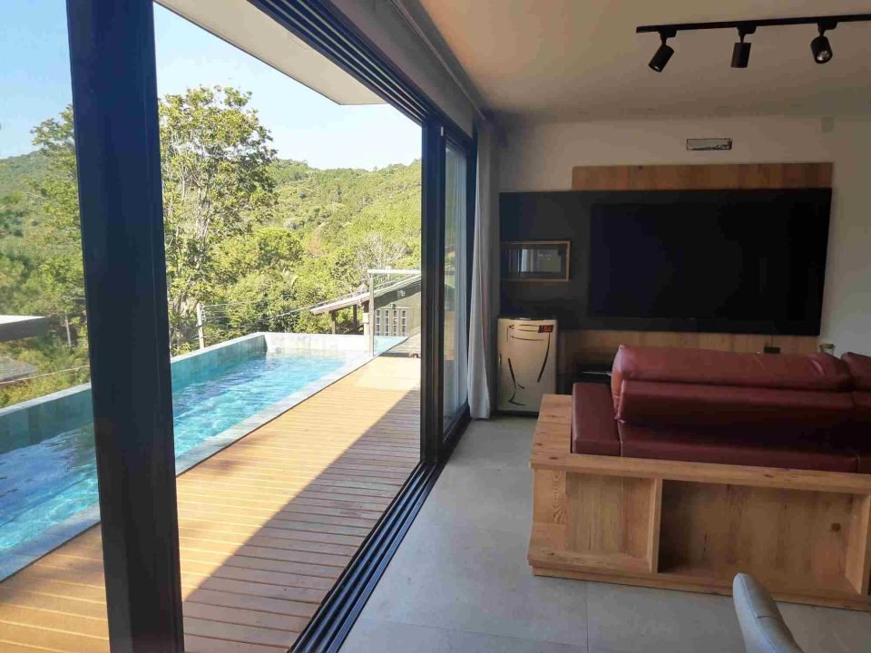 Construtora em Garopaba: Casa na Praia do Silveira Construtora em Garopaba: Casa na Praia do Silveira