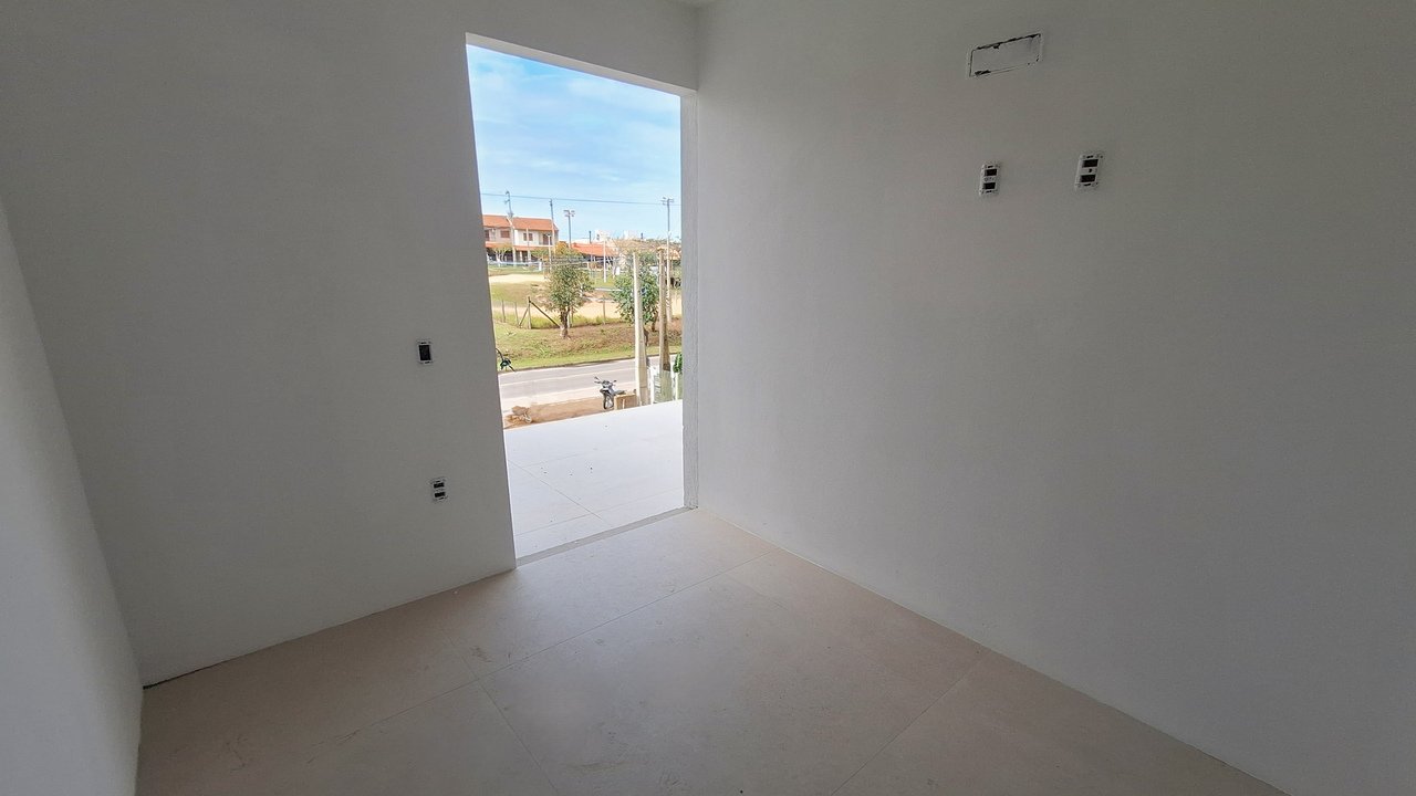 Casa à venda em Garopaba – Com piscina e perto do mar! Casa à venda em Garopaba – Com piscina e perto do mar!