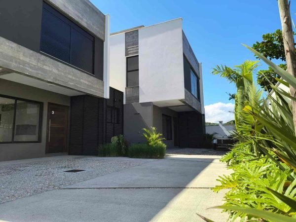 Casa à venda no Loteamento Longarone em Garopaba!